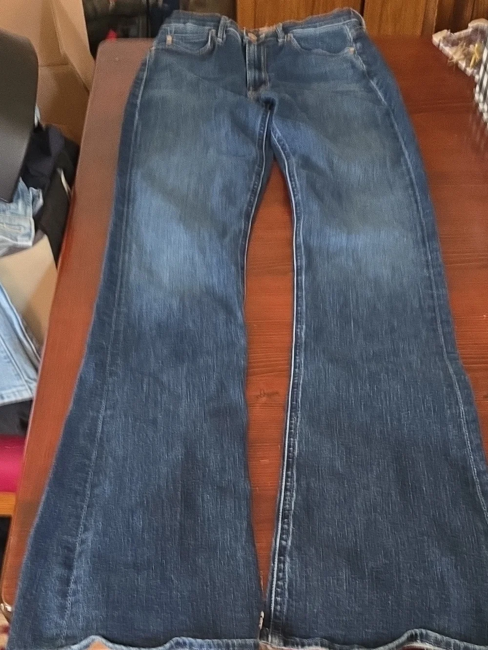 Like New ! Mother RUNAWAY Size 27